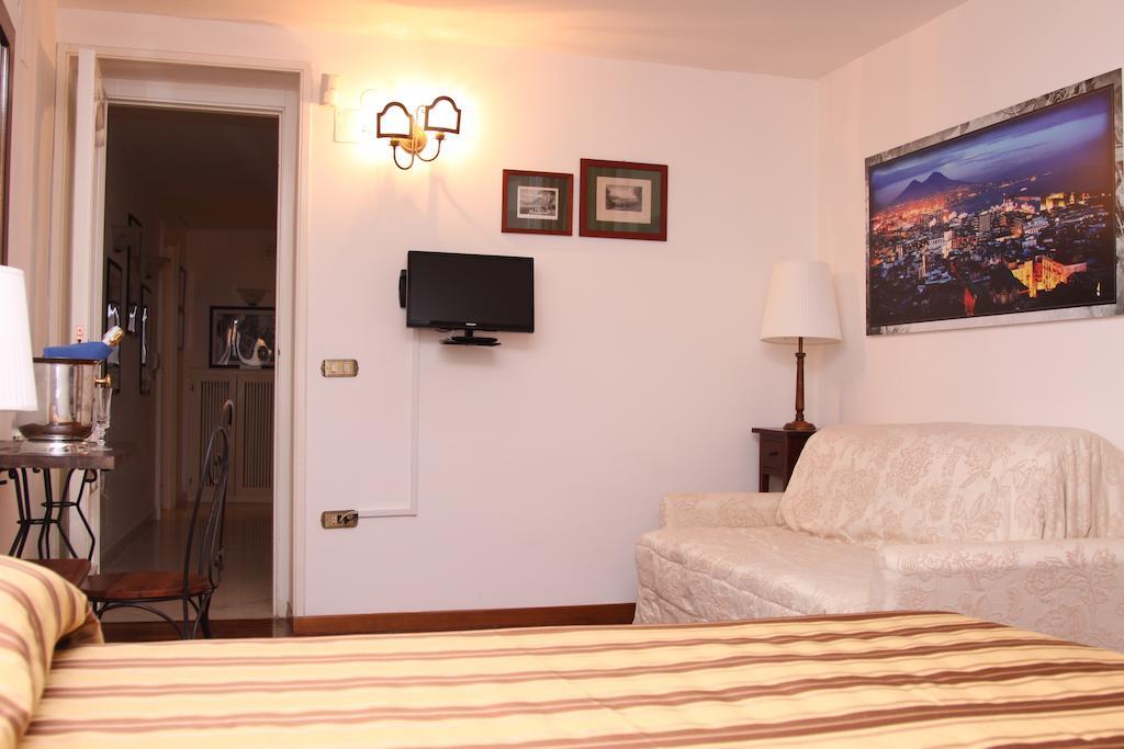 Palazzo Magnocavallo B&B Napels Buitenkant foto