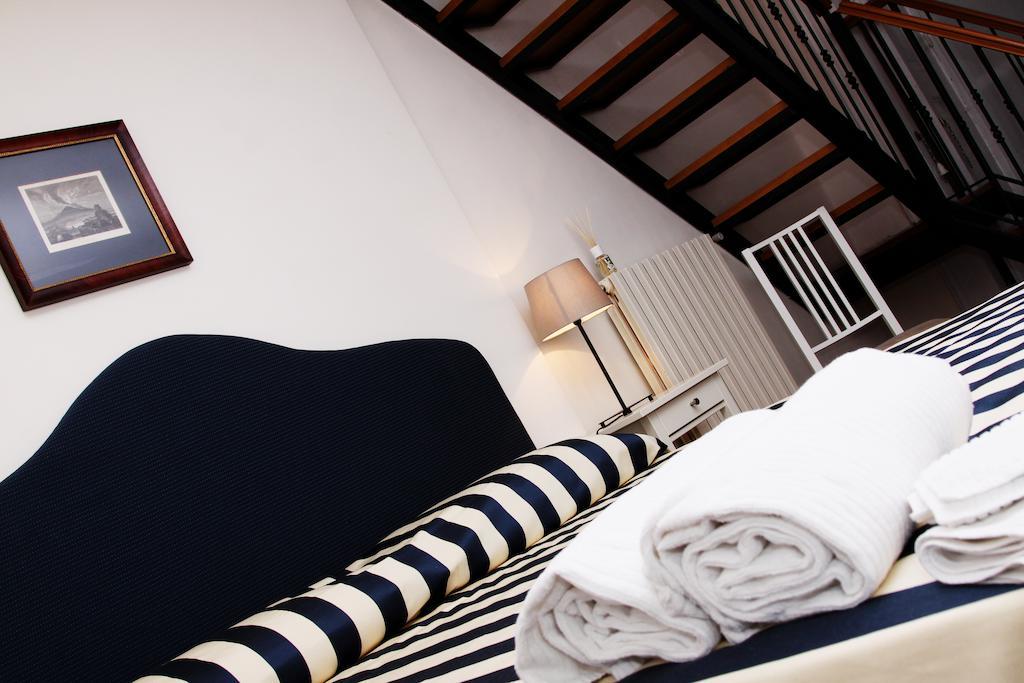 Palazzo Magnocavallo B&B Napels Kamer foto