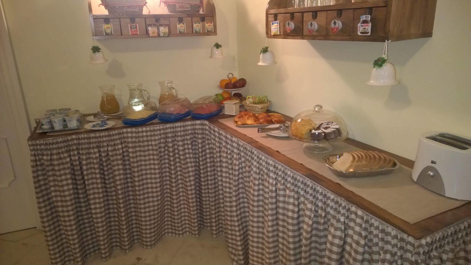 Palazzo Magnocavallo B&B Napels Buitenkant foto