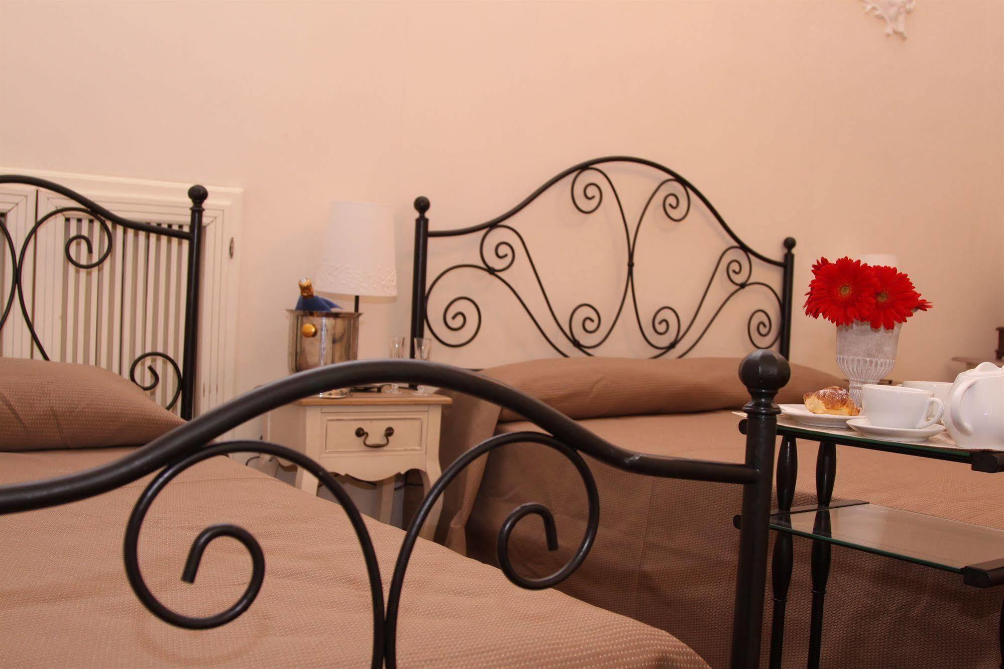 Palazzo Magnocavallo B&B Napels Buitenkant foto