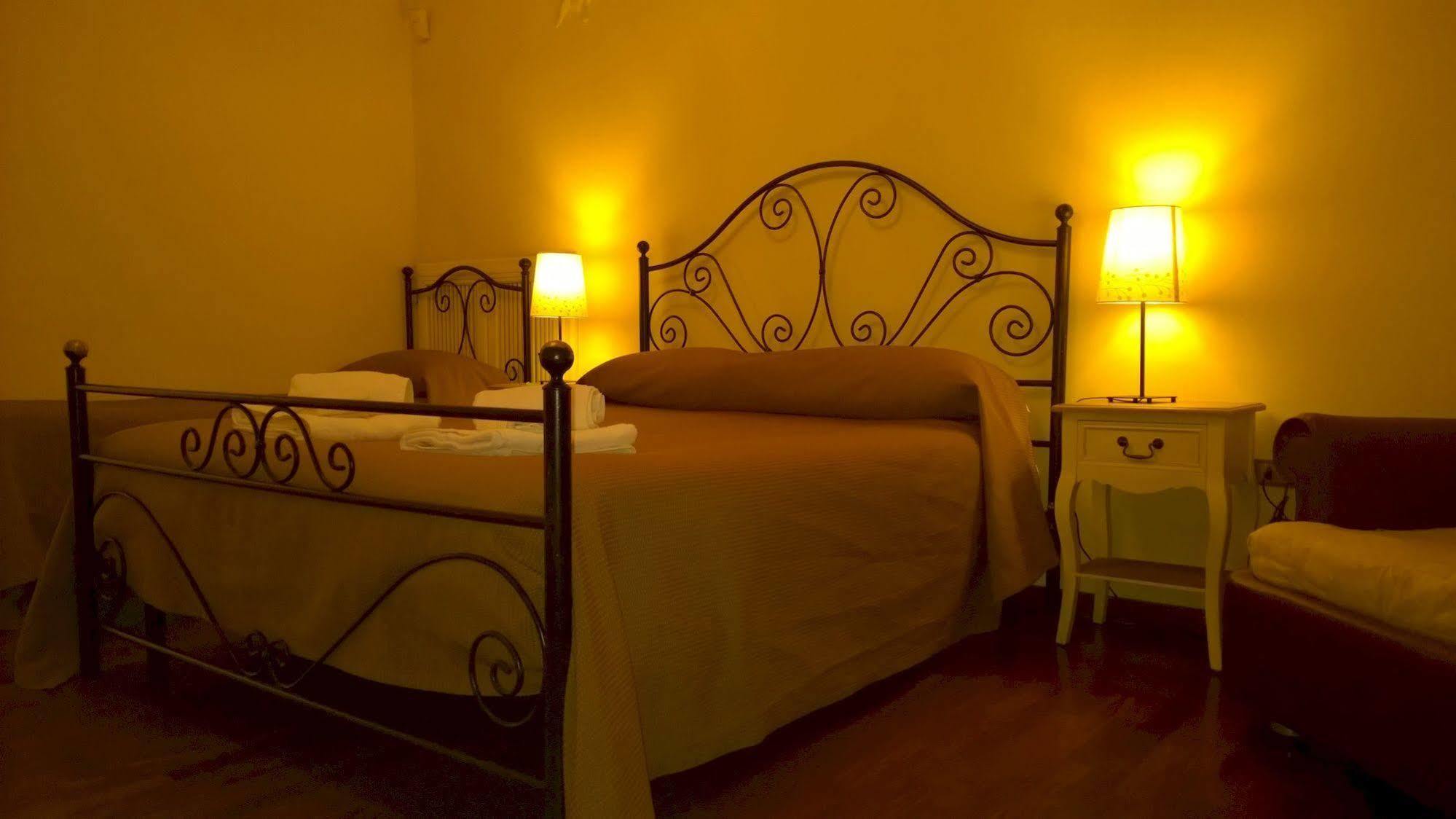 Palazzo Magnocavallo B&B Napels Buitenkant foto