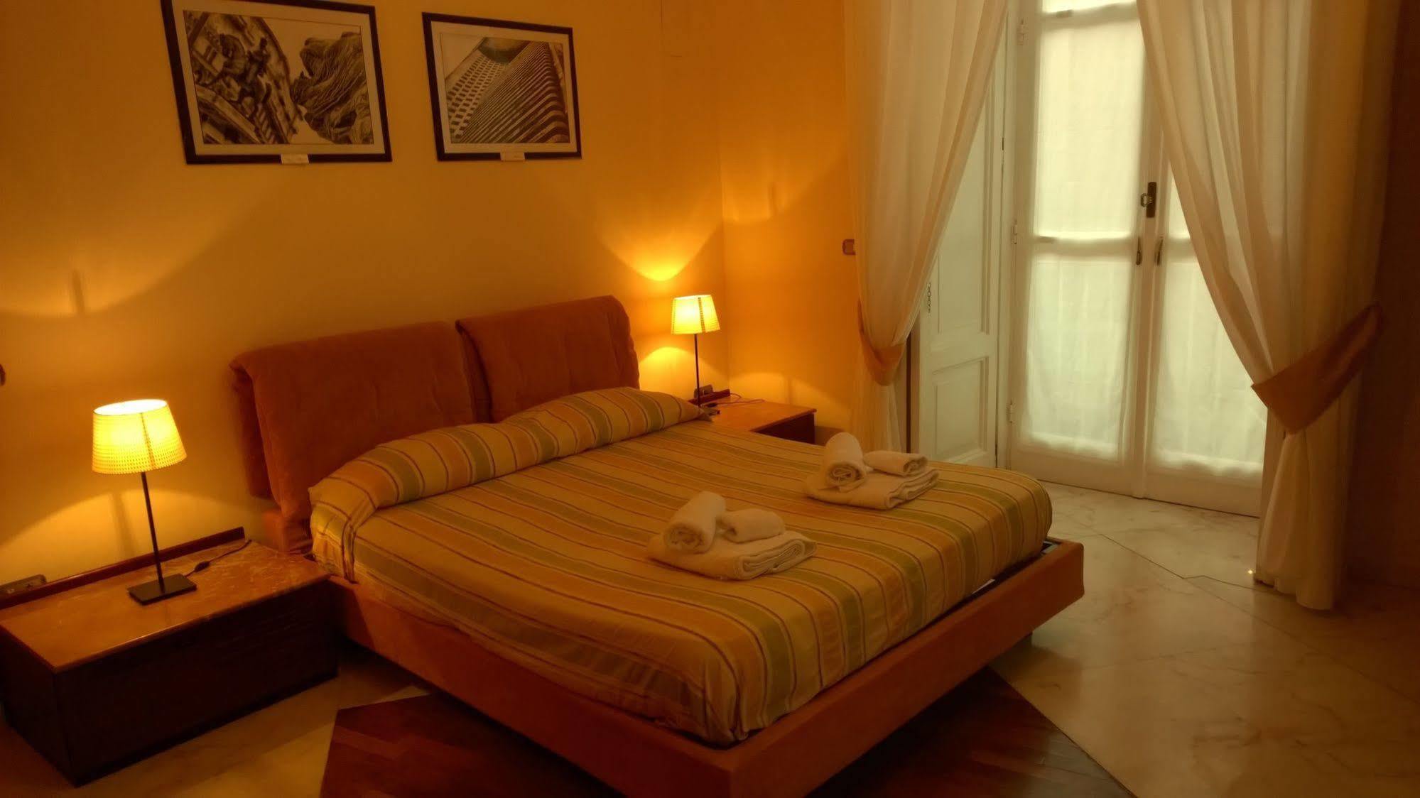 Palazzo Magnocavallo B&B Napels Buitenkant foto