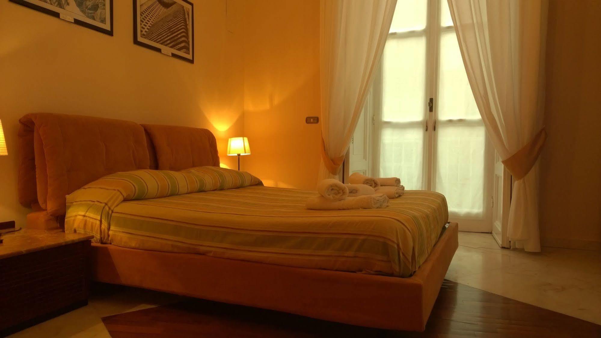 Palazzo Magnocavallo B&B Napels Buitenkant foto